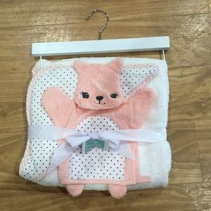 NWT Hooded Towel & Wash Cloth